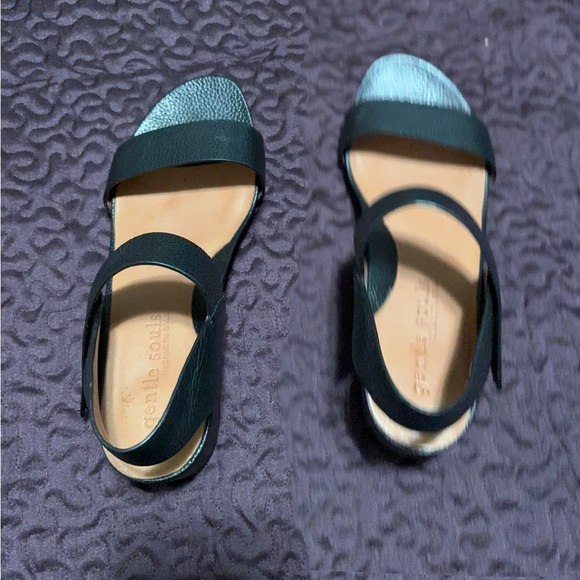 Gentle Souls women’s sandals - Picture 2 of 7